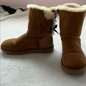 Tan bailey bow UGG boots
